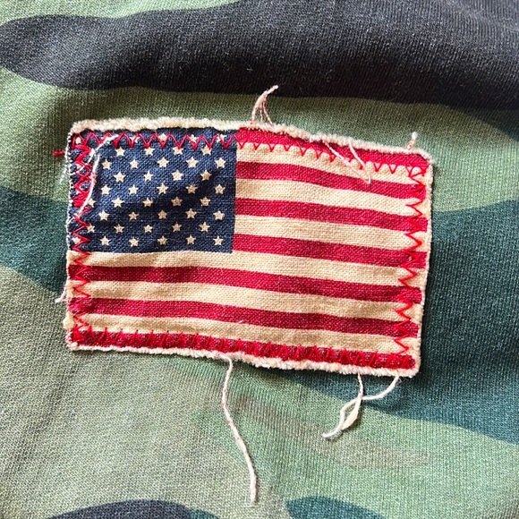 Y2K Vintage Riley Camo Cargo Pocket Hoodie Sweatshirt from Kitson - Picture 3 of 4